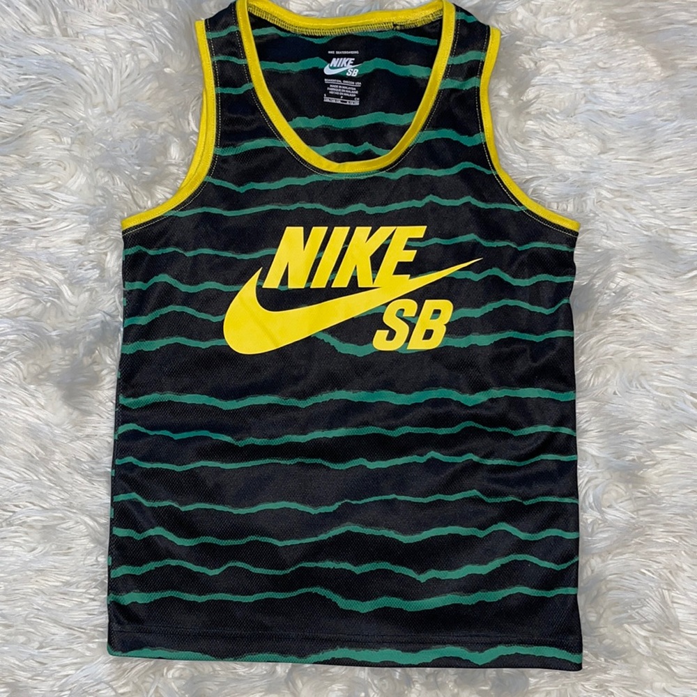 Boys Nike skate tank